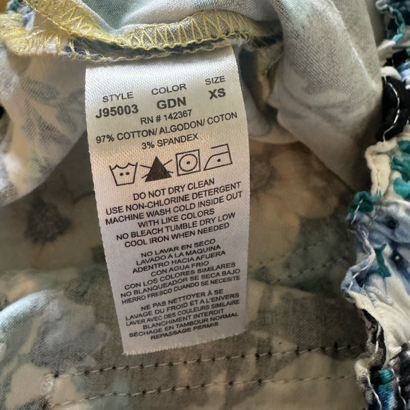 Jaanuu Floral Pants - medical scrub - Picture 8 of 8